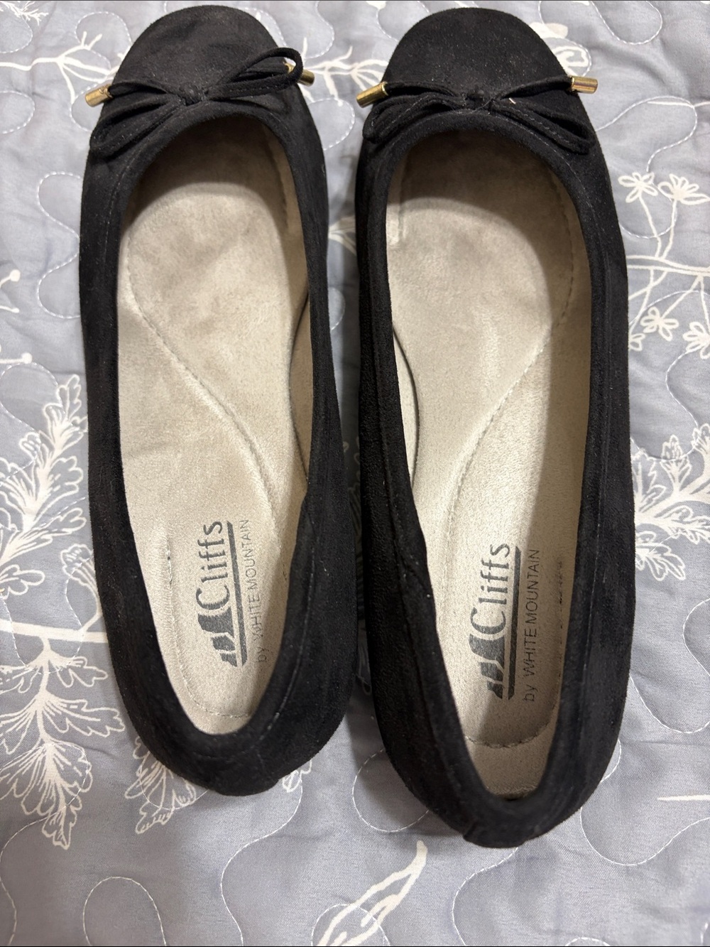 Cliffs by WHITE MOUNTAIN Black Suede Bow Ballet Flats